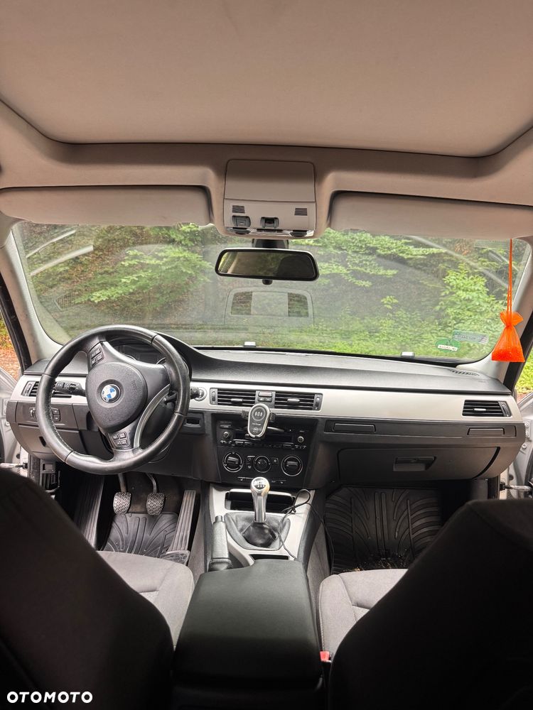 BMW Seria 3 320i - 24