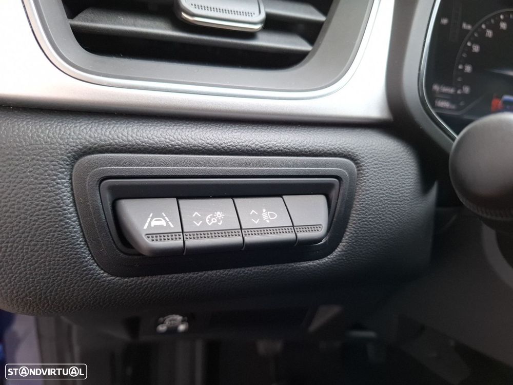 Renault Captur 1.0 TCe Techno Bi-Fuel - 23