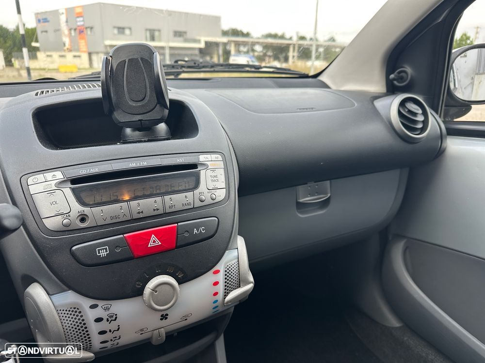 Peugeot 107 1.0 Urban 2 Tronic - 14