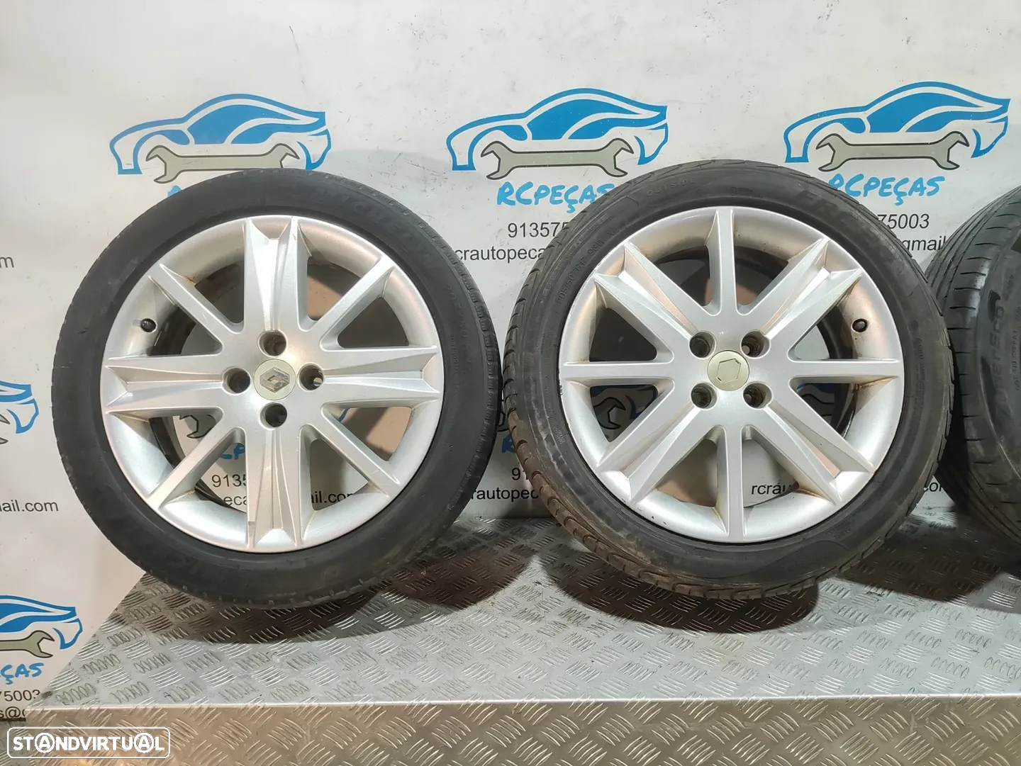 - Jantes 17" Renault - Megane 2 II - ORIGINAIS - 6.5J | ET49 | 4x100 - 17 Polegadas | 8200279944 Nevarsport | Jante | 4 x 100 | 205 50 17 | Pneus - 4