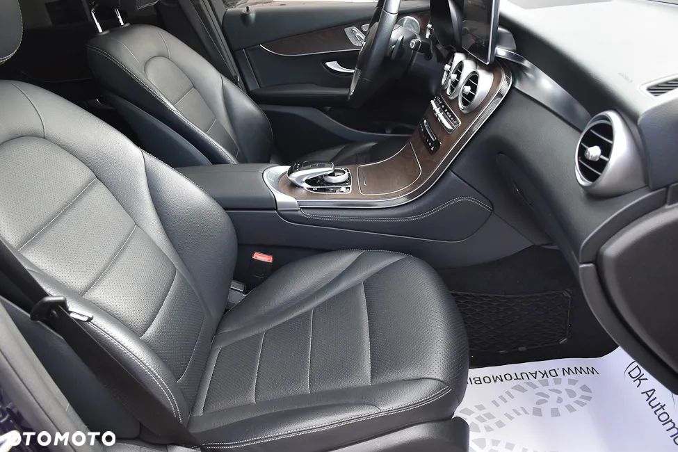 Mercedes-Benz GLC 300 4Matic 9G-TRONIC AMG Line - 28