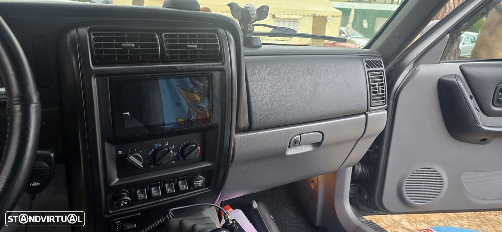 Jeep Cherokee 2.5 TD Classic - 17