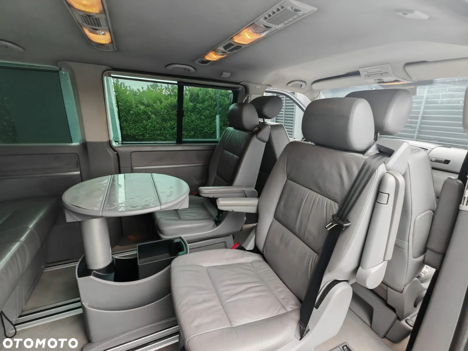 Volkswagen Multivan - 9