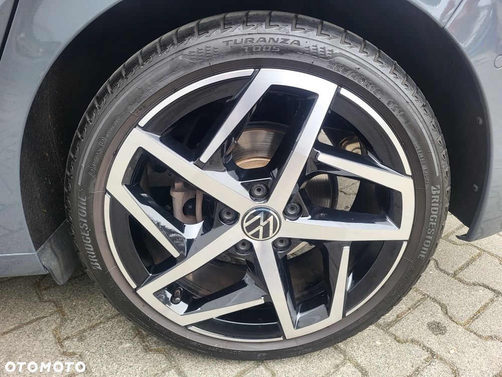 Volkswagen Golf - 26