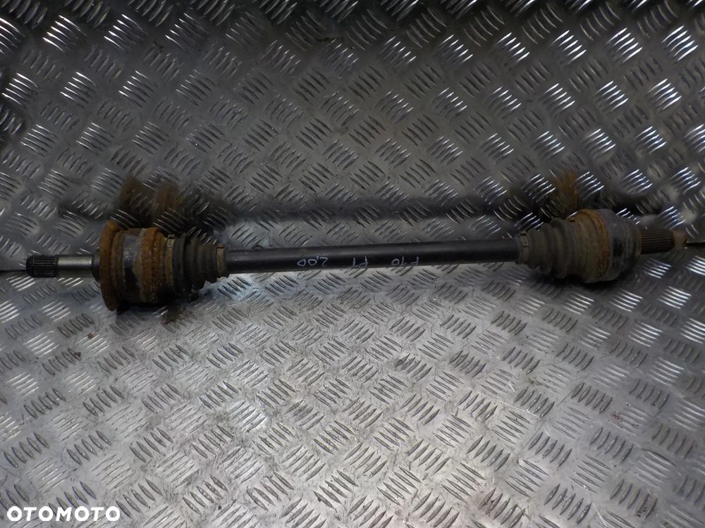 BMW 5 F10 F11 2.0 D PÓŁOŚ PRAWY TYŁ TYLNA 7581022