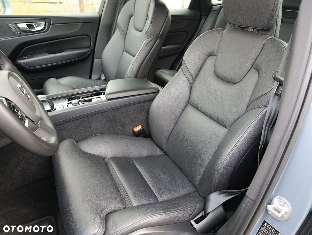 Volvo XC 60 B4 D AWD Plus Bright - 13