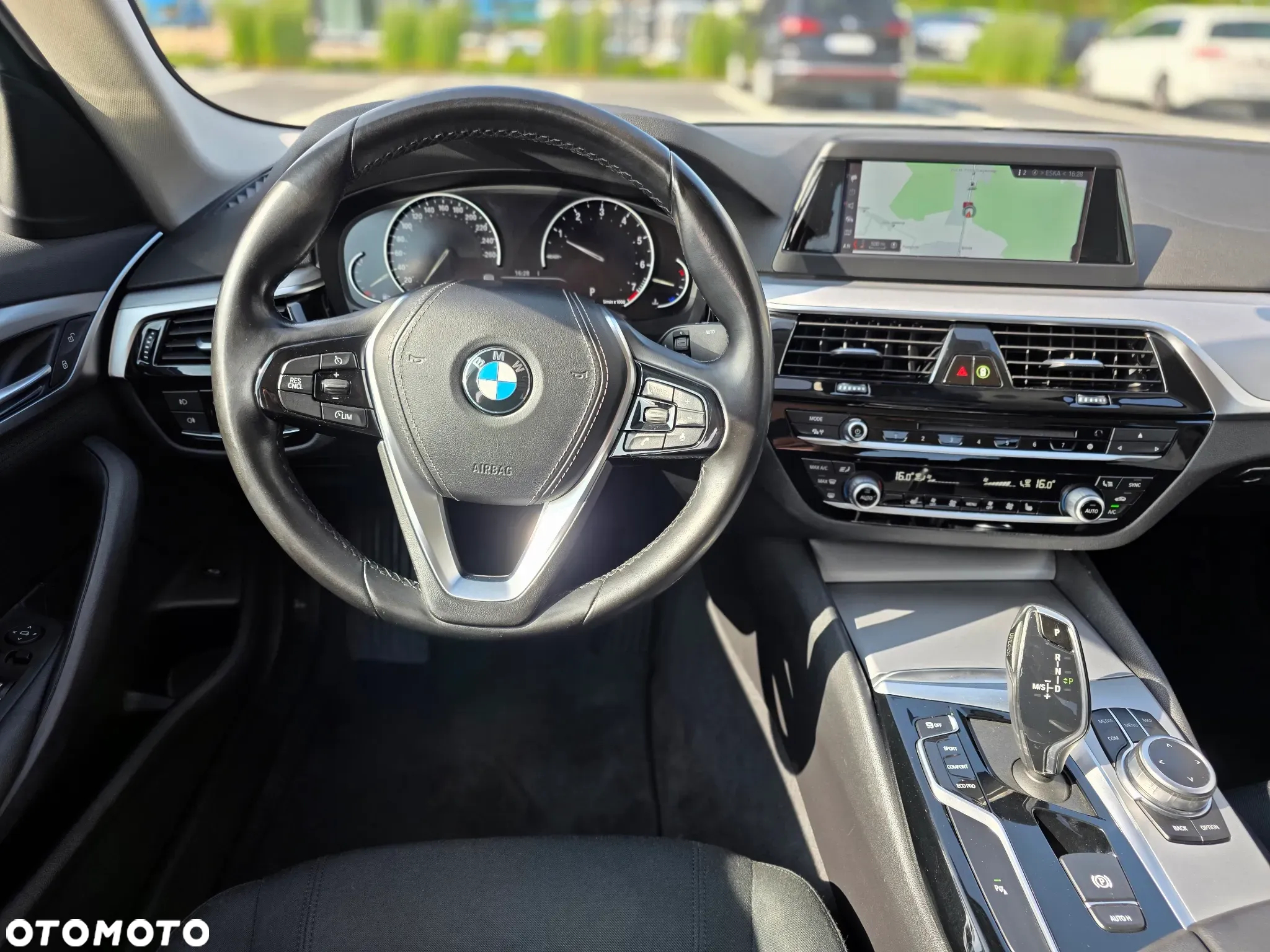 BMW Seria 5 520i - 27