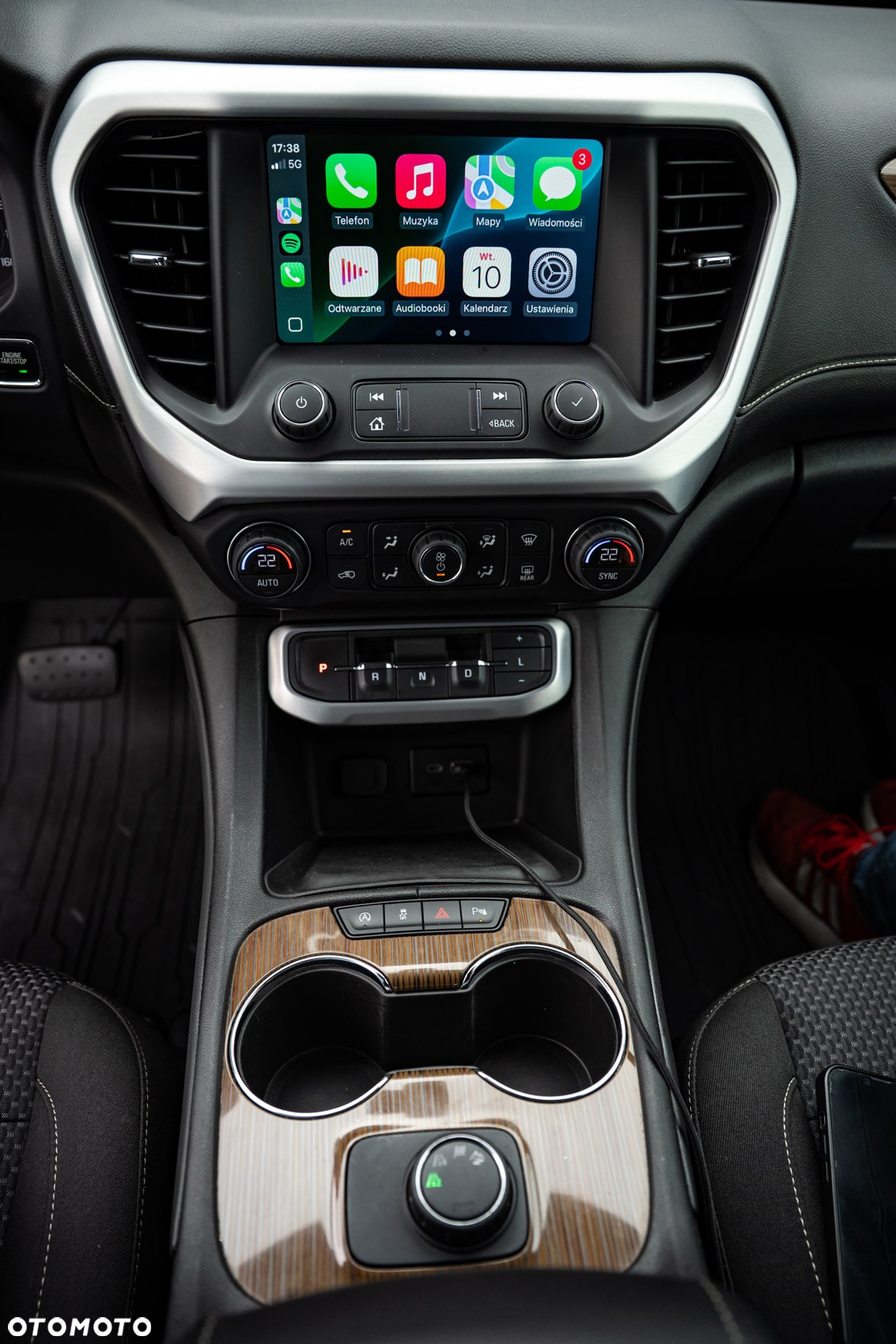 GMC Acadia - 17