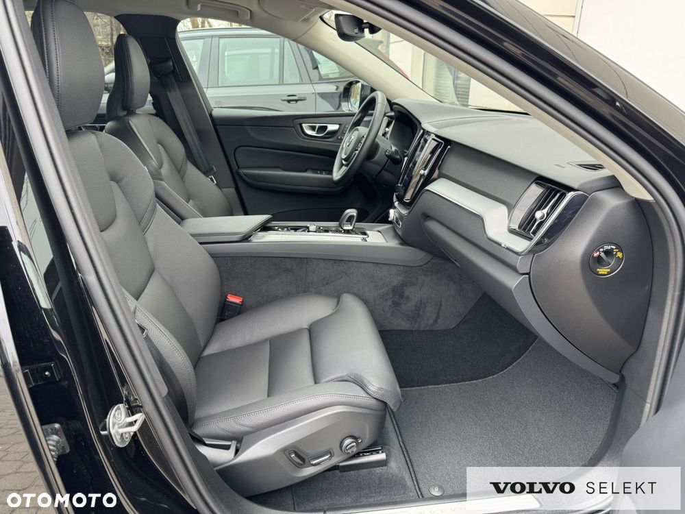 Volvo XC 60 B5 B AWD Plus Dark - 16