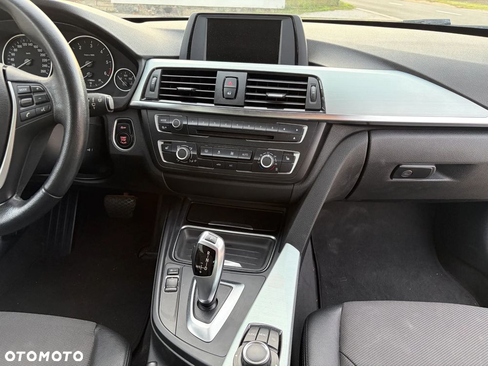 BMW Seria 3 318d Modern Line - 16