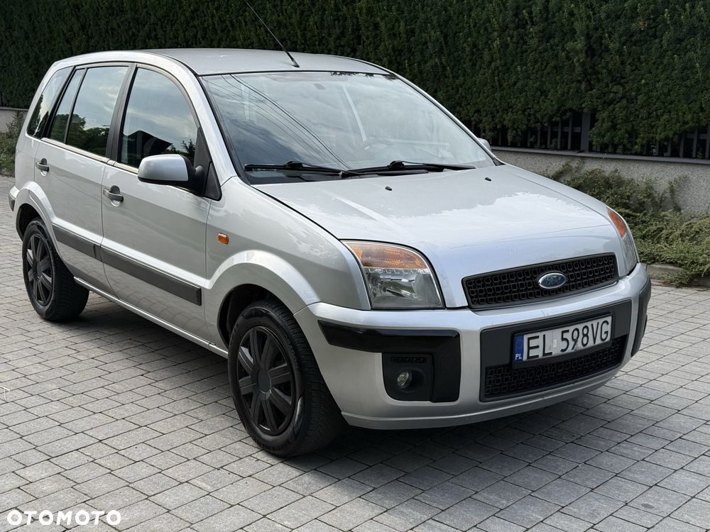 Ford Fusion - 1