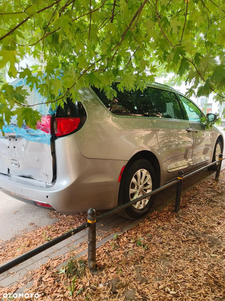 Chrysler Pacifica - 9