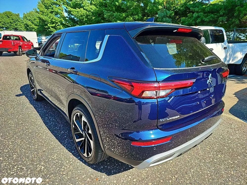 Mitsubishi Outlander - 3