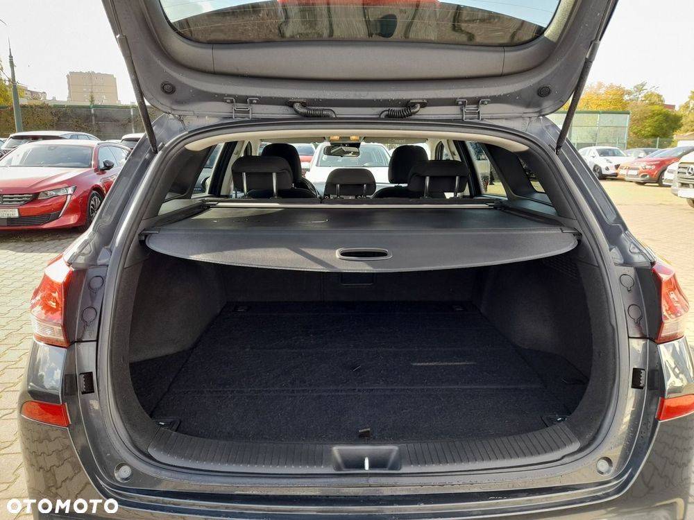 Hyundai i30 1.5 DPI Comfort - 10