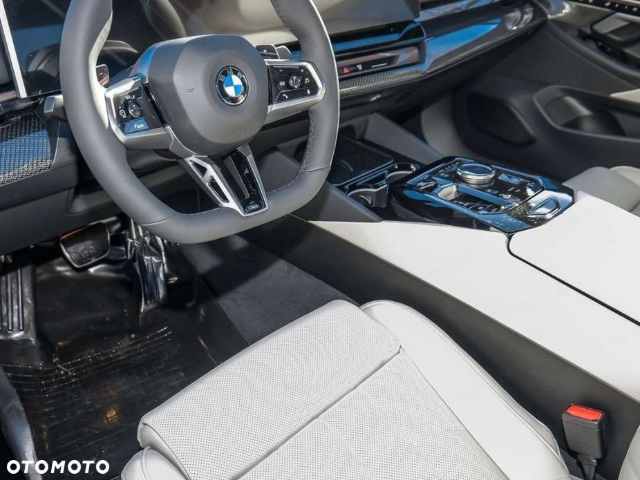BMW Seria 5 520d xDrive mHEV M Sport - 7