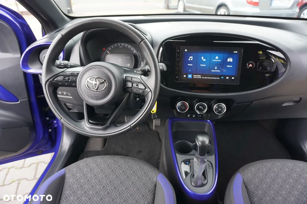 Toyota Aygo X x-shift x-play Team Deutschland - 32