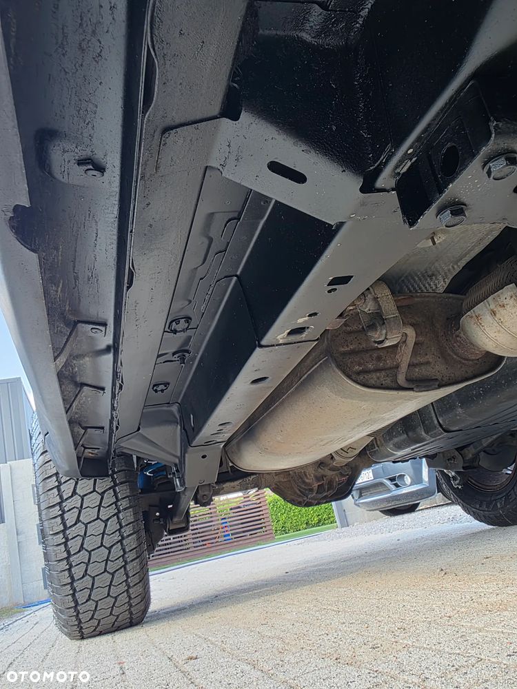 Jeep Grand Cherokee - 36