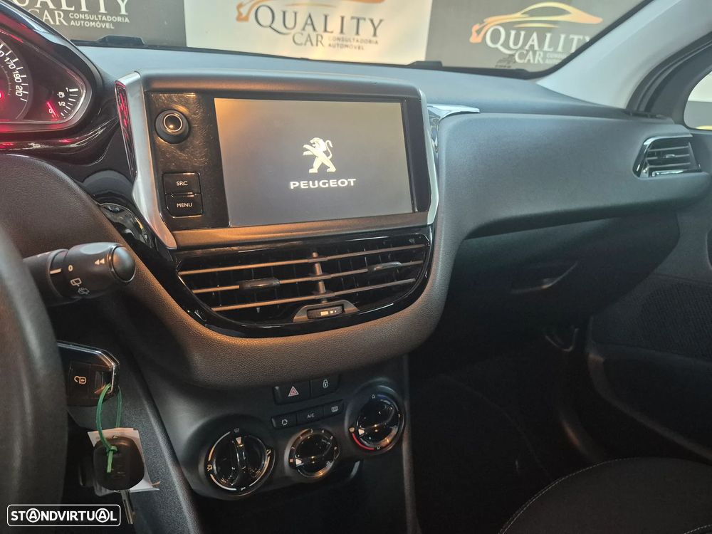 Peugeot 208 1.4 HDi SE Style - 14