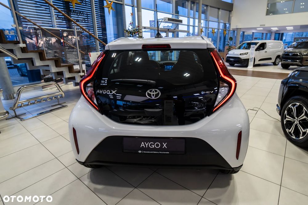 Toyota Aygo X Hybrid 1.5 Comfort e-CVT - 11