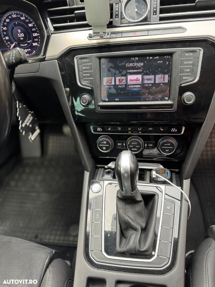 Volkswagen Passat Variant 2.0 TDI DSG Highline - 33