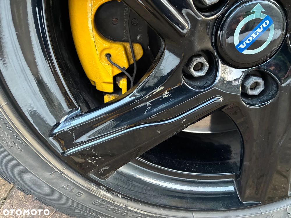 Volvo V40 T3 R-Design - 33