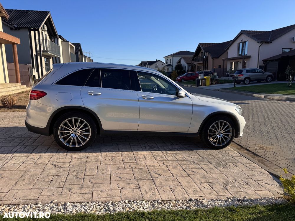 Mercedes-Benz GLC - 32