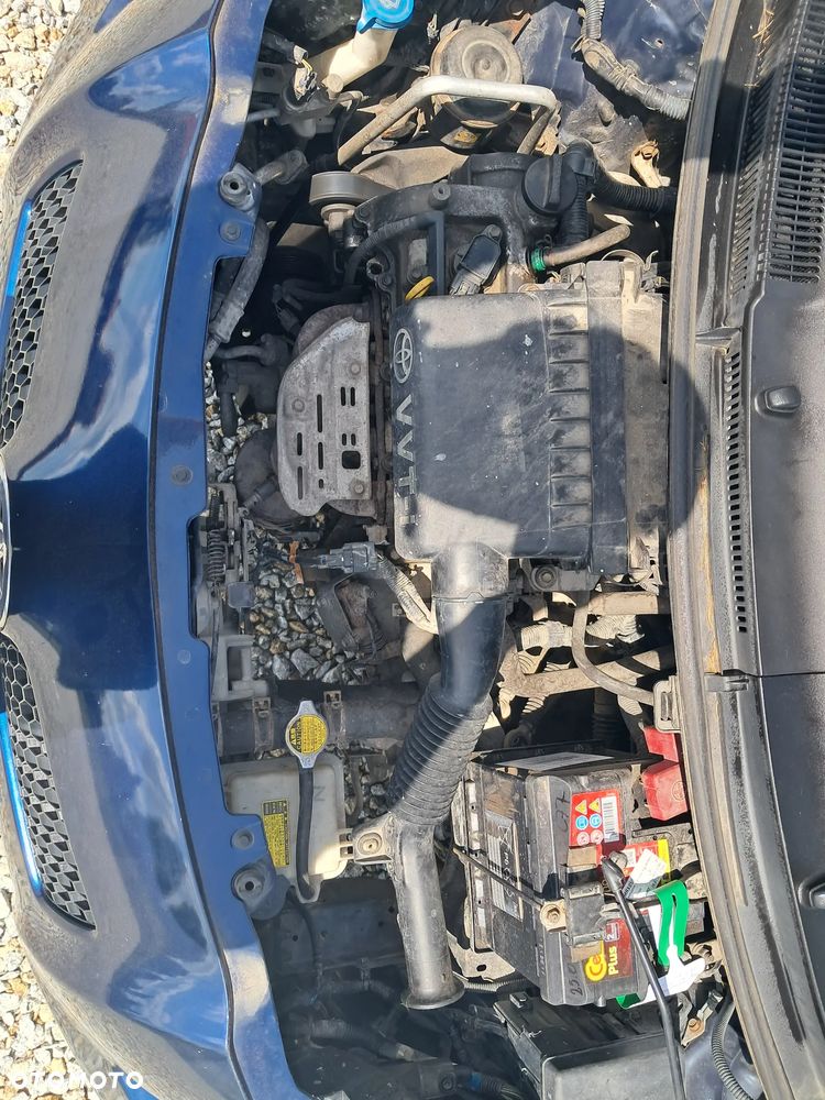 Toyota Yaris - 11