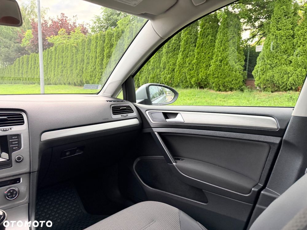 Volkswagen Golf - 18