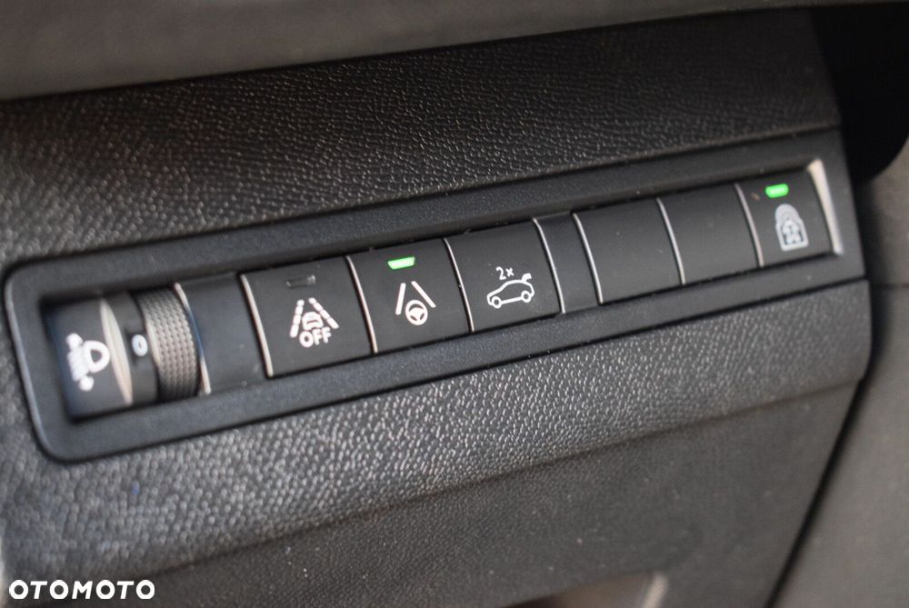 Peugeot 5008 1.5 BlueHDi Allure S&S EAT8 - 32