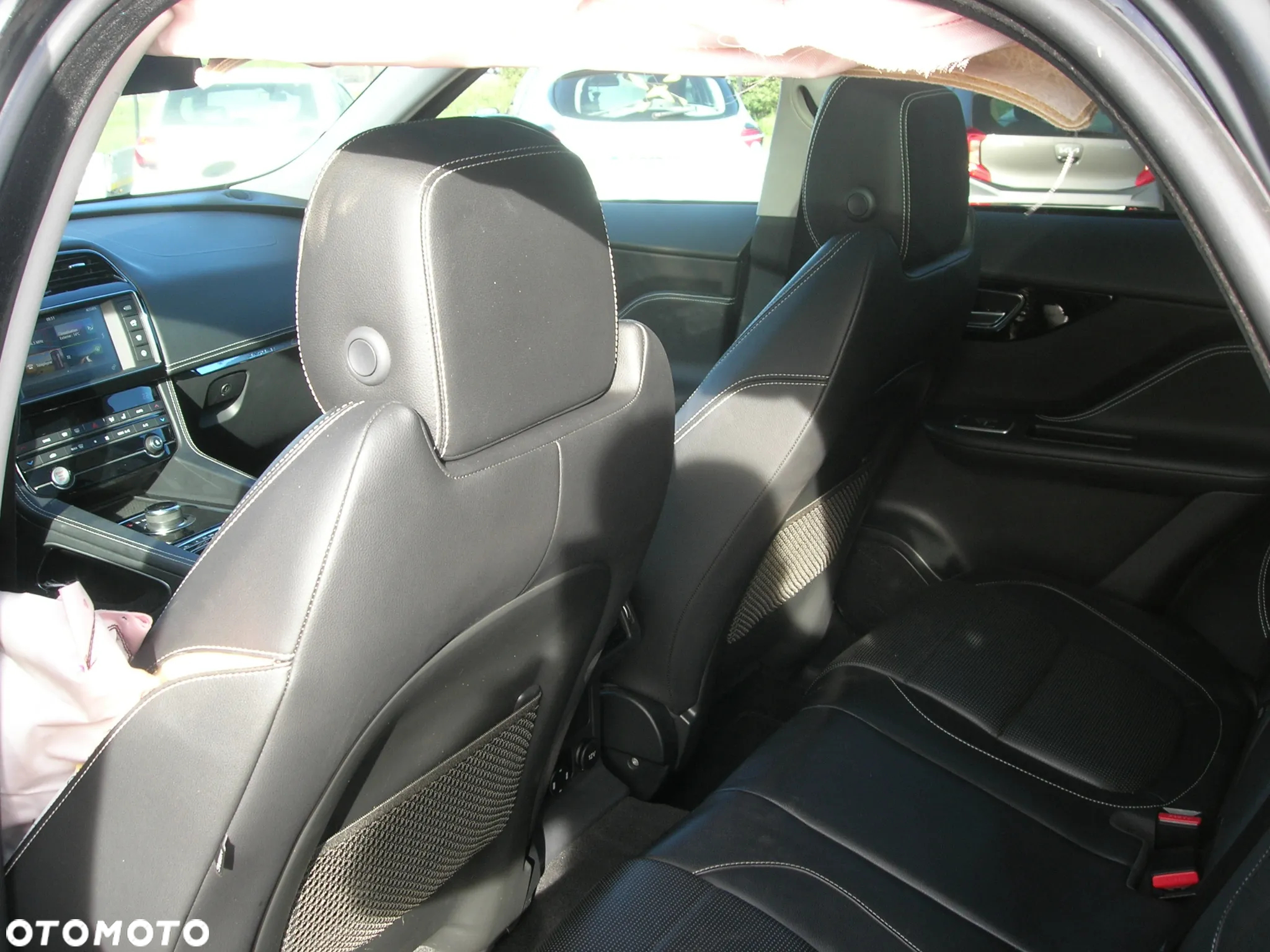 Jaguar F-Pace 30d AWD R-Sport - 23
