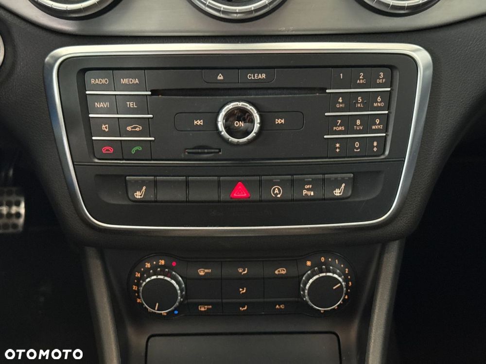Mercedes-Benz CLA 180 AMG Line - 30