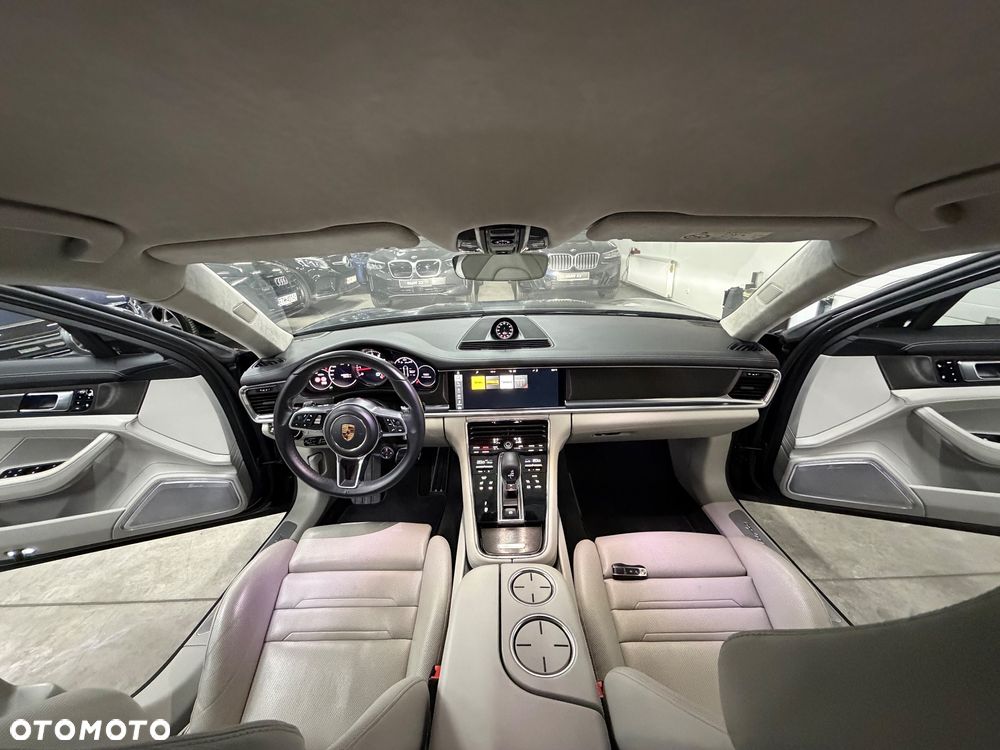 Porsche Panamera Turbo - 38