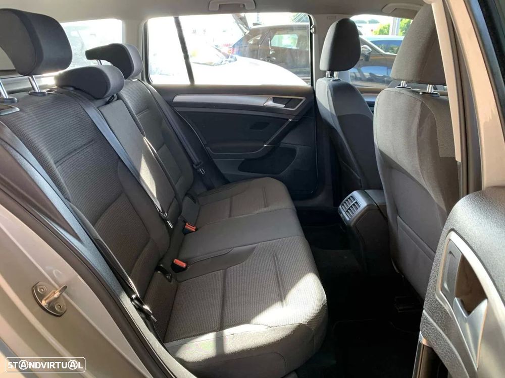 VW Golf Variant 1.6 TDi GPS Edition - 17