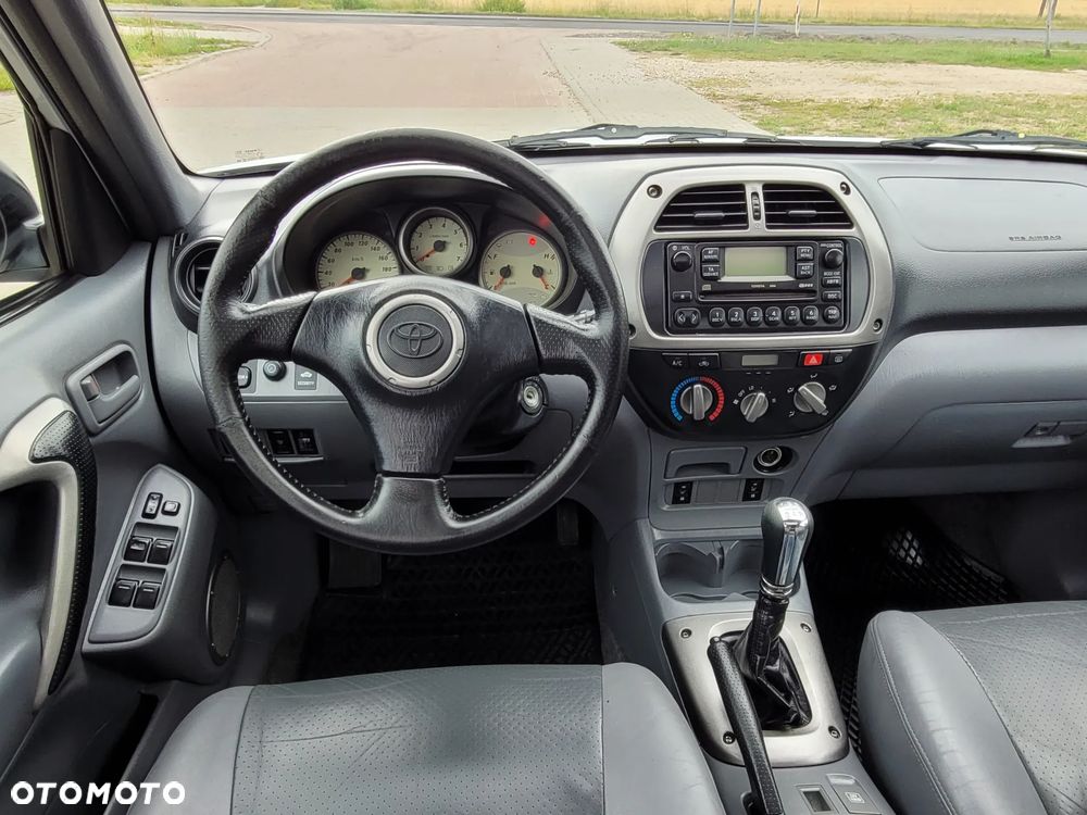 Toyota RAV4 - 11