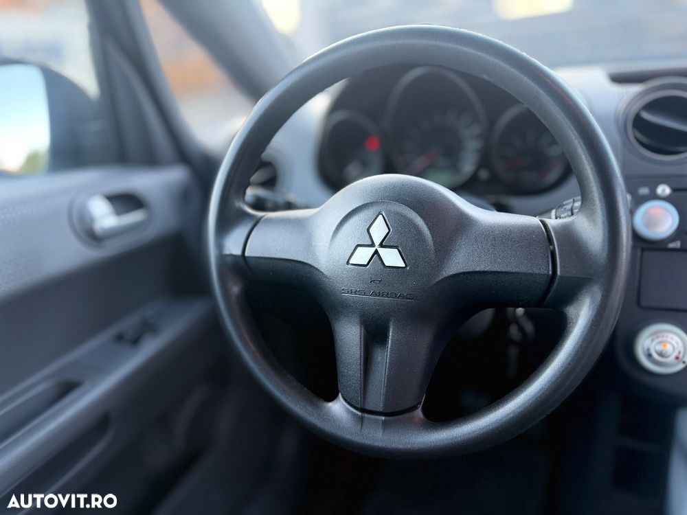 Mitsubishi Colt - 11