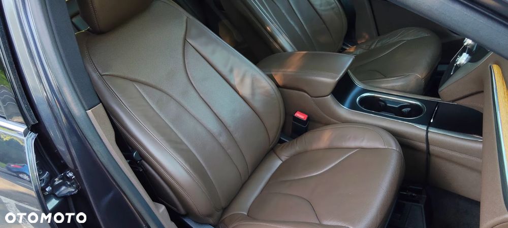 Lincoln MKC - 26