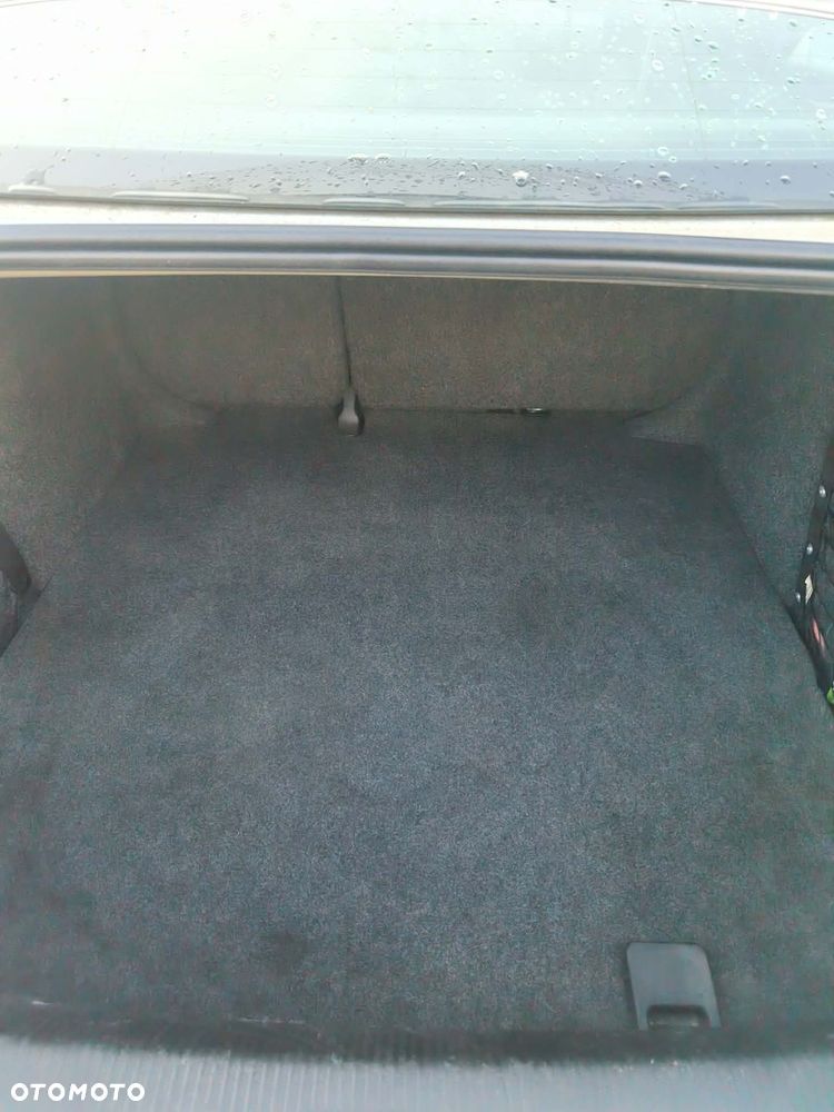 Volkswagen Jetta 1.9 TDI Comfortline - 7