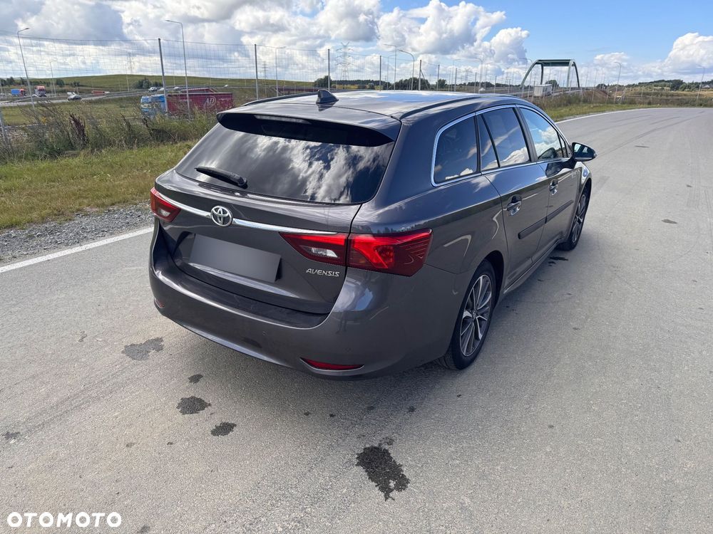 Toyota Avensis 2.0 D-4D Premium - 11