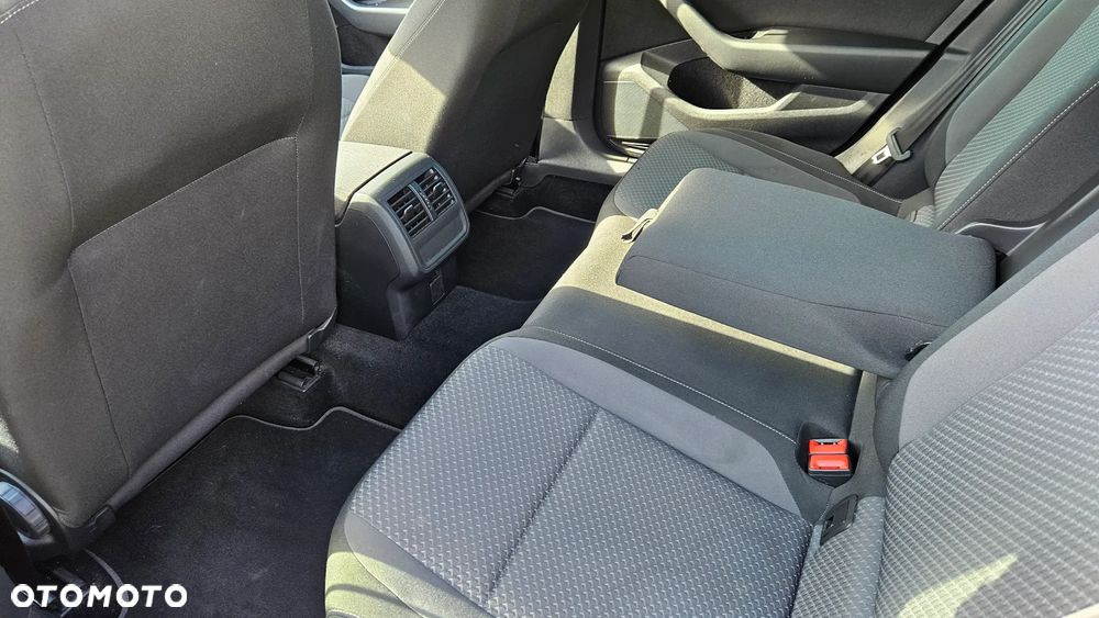Volkswagen Passat 2.0 TDI (BlueMotion Technology) Comfortline - 12