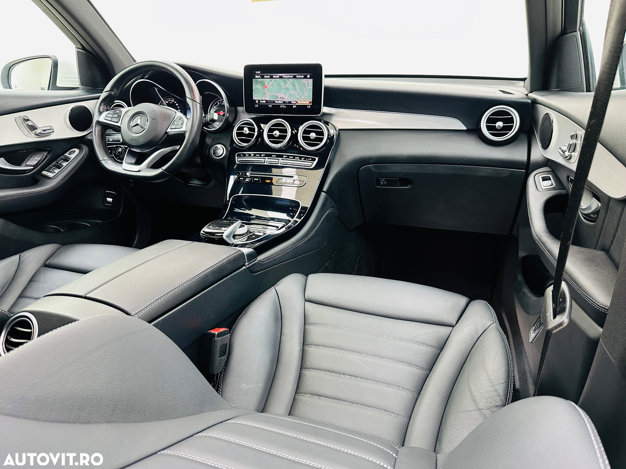 Mercedes-Benz GLC - 24