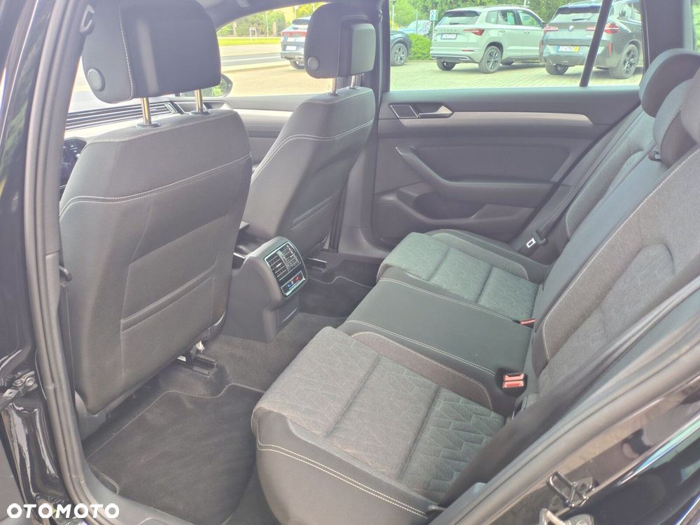 Volkswagen Passat - 14