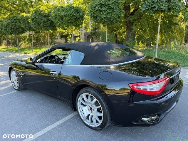 Maserati GranCabrio - 15