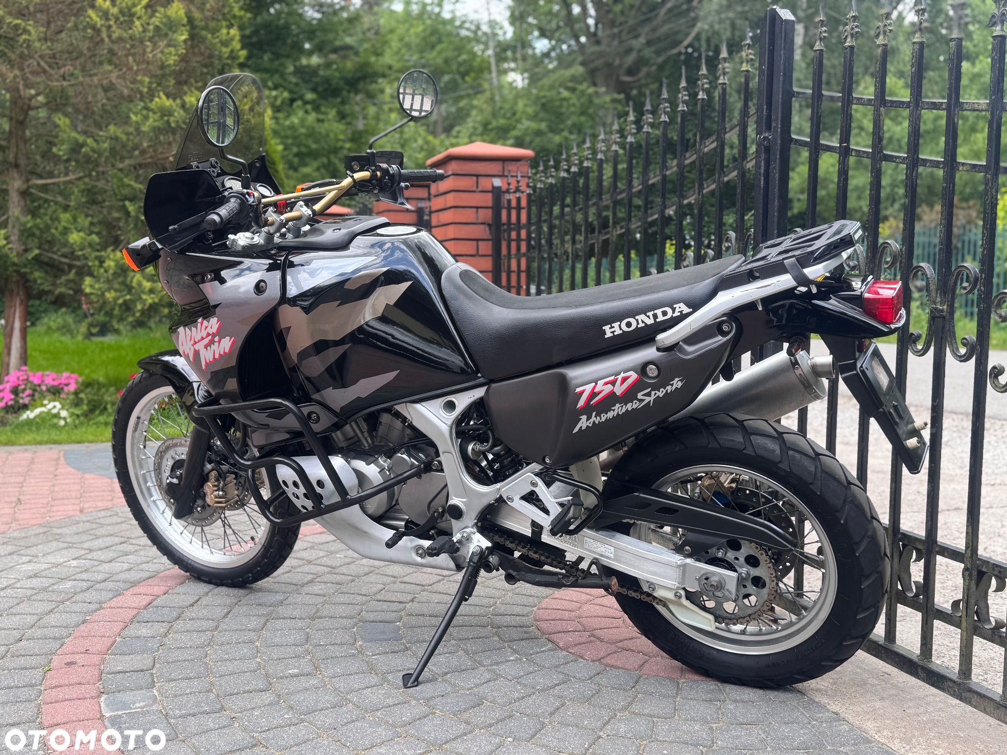 Honda XRV - 7