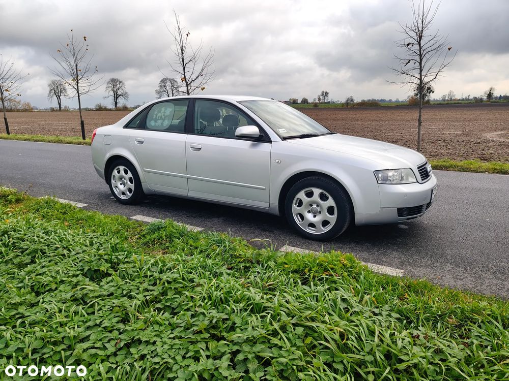 Audi A4 Avant - 4