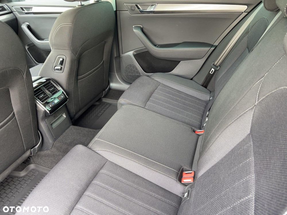 Skoda Superb 2.0 TDI SCR Style DSG - 16
