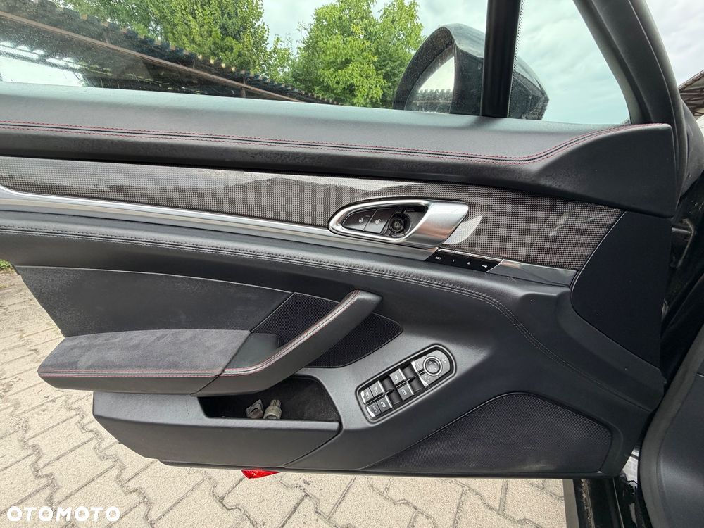 Porsche Panamera GTS - 22