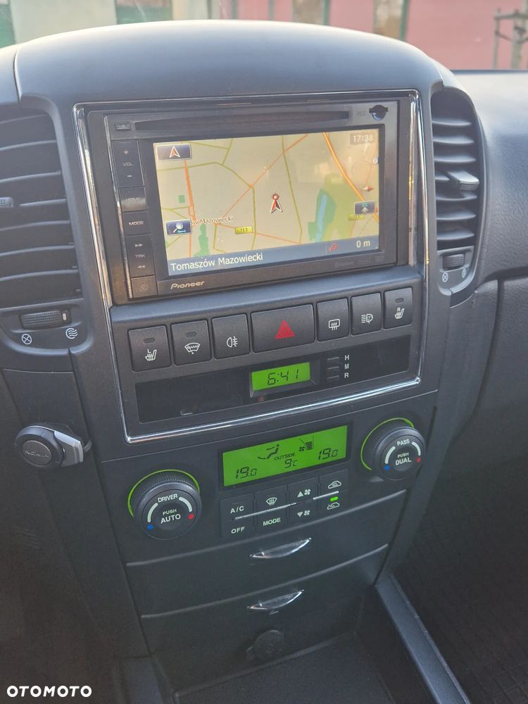 Kia Sorento - 9
