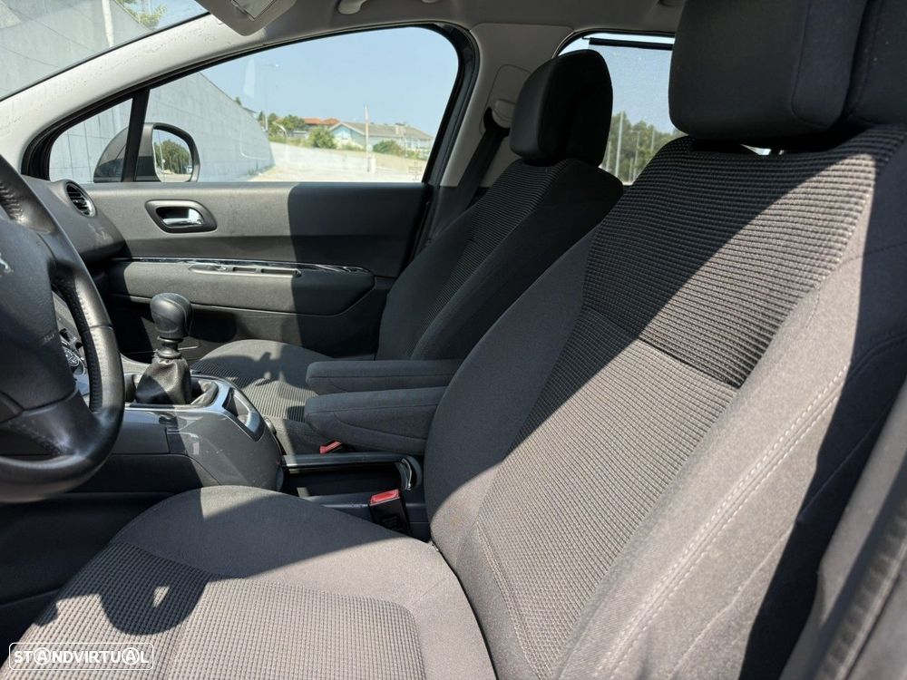 Peugeot 5008 1.2 PureTech Style — fotografia 12