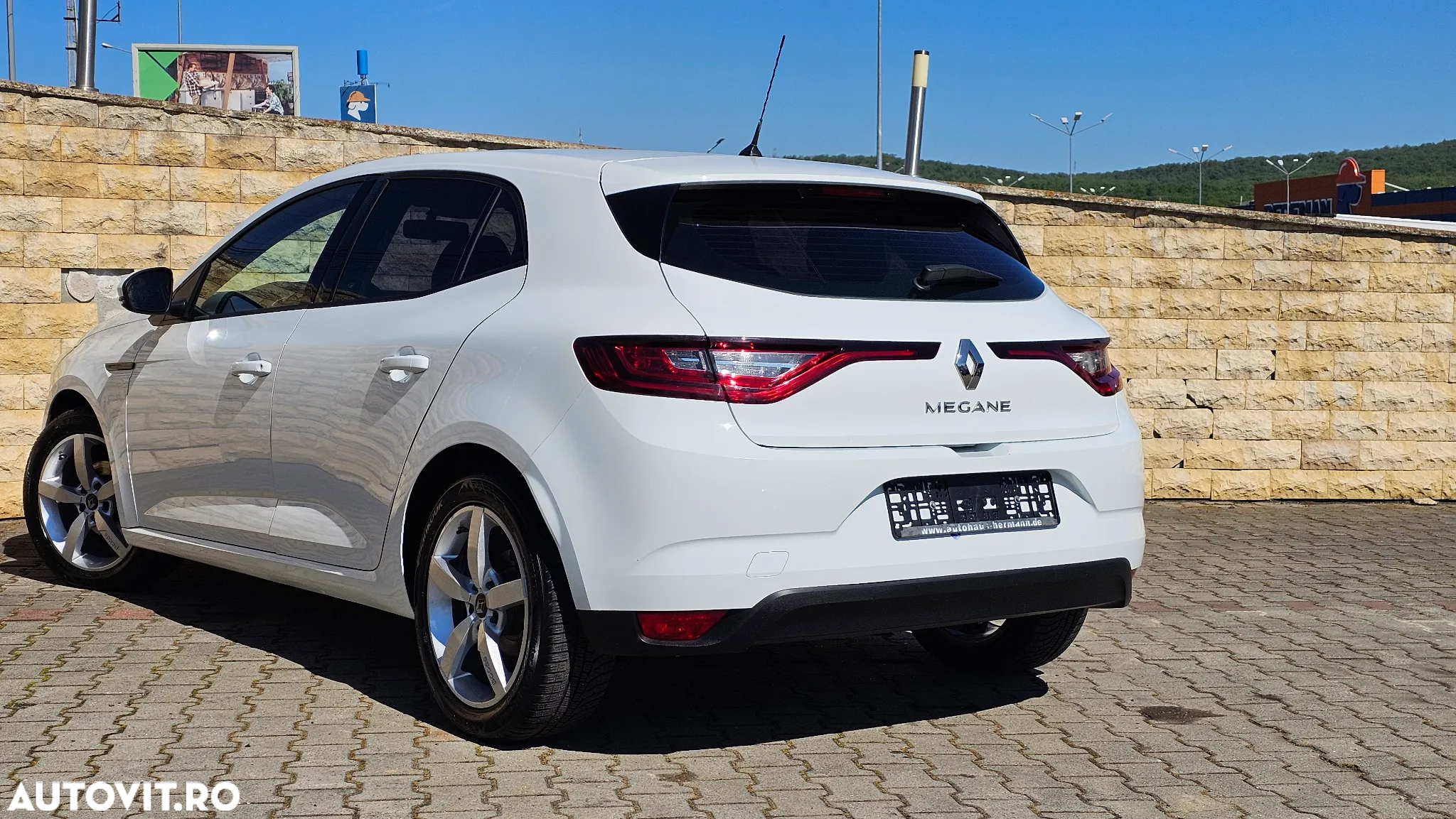 Renault Megane ENERGY TCe 130 BUSINESS - 3