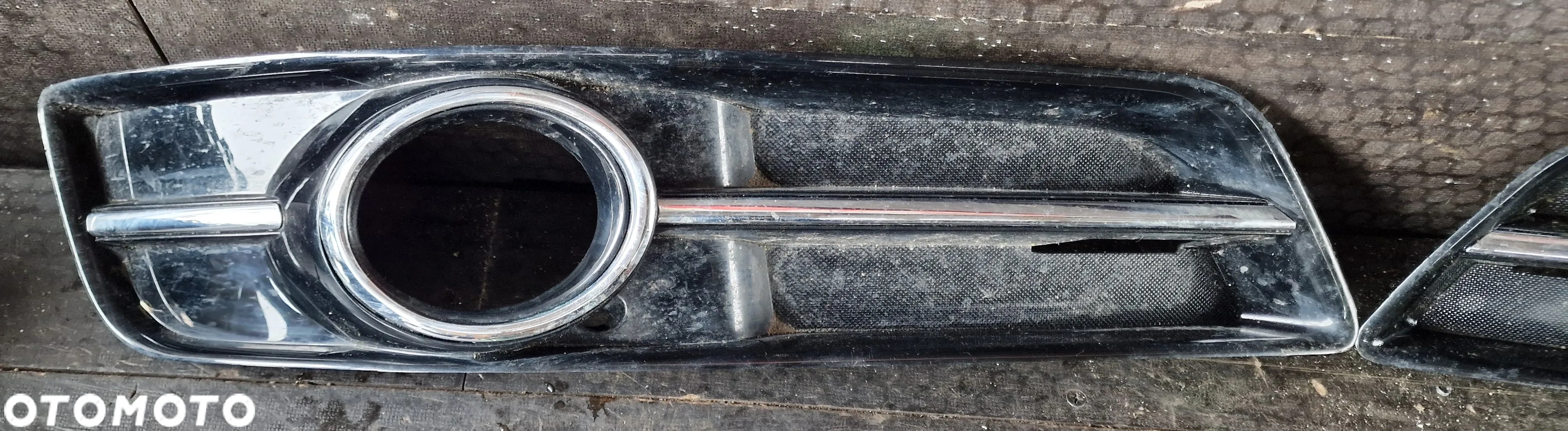 KRATKA ZDERZAKA HALOGENU PRAWA LEWA  8P0807682J 8P0807681AA AUDI A3 8P LIFT 5D - 5